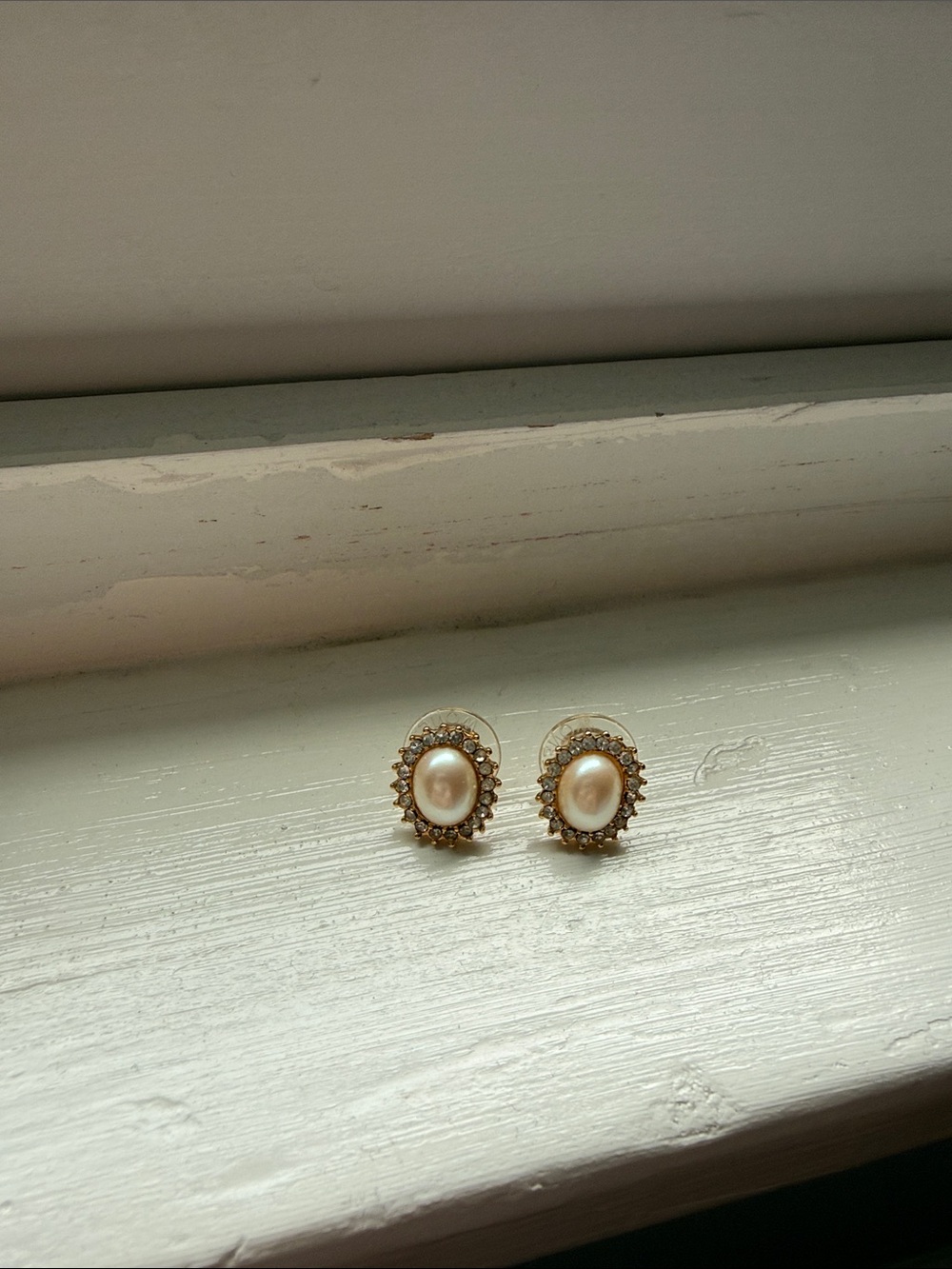 Classic Pearl and Crystal Halo Stud Earrings - Cream